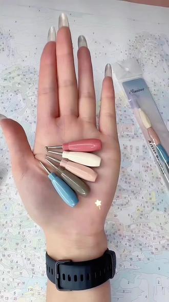 这小轱辘棒子你有点意思耶。小钢球出场,我看谁还嫌笔刷软#稀溜溜 #邪修画笔 #画画 #数字油画