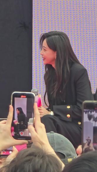 到了我们文文粤语绕口令环节,哈哈哈。#于文文 #于文文海雅缤纷城