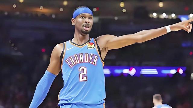 场均净胜15.6分超越73胜勇士!雷霆队的强势并不是依靠罚球 独行侠在连胜掘金热火取得三连胜后遭遇了雷霆,气势如虹的他们在雷霆面前被杀到片甲不留三节崩盘,本赛季的雷霆也已经取得了历史级别的成绩,那么他们到底凭借哪些做到如此强势的呢?本期栏目将通过深度数据分析带你了解了解。#nba #nba吐槽大会 #雷霆 #亚历山大 #篮球