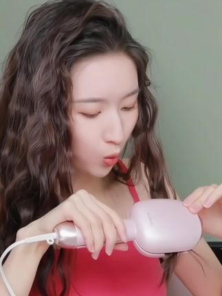 哇塞,随便一夹就好看的#法式慵懒蛋蛋卷我真的太爱了~#手残党也能学会的发型#蛋蛋卷#发型教程#美拉德风