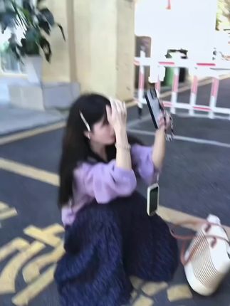 #显瘦半身裙 #气质穿搭 #秋季氛围感穿搭