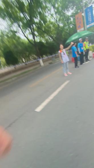 42个公里牌拍了不下20次掌,跑多了不少“弯路”,赛道拍掌原生版💥
#兰州马拉松 #兰马宝贝
