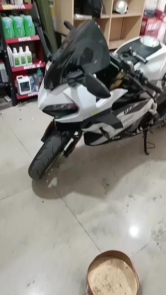 #我要上热门🔥 #机车维修 #春风SR250漏电 #重机车 #摩托车修理