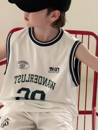 运动男孩的夏日穿搭,帅气又舒适,透气网眼速干面料! #男童 #套装 #运动穿搭