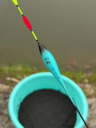 何跑跑青鱼无铅浮漂(不能自立)手工跑铅漂方便远投加粗加长荧光#黑坑盘老板 #浮漂 #浮漂鱼漂 #钓青鱼 #黑坑青鱼