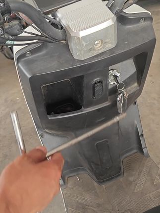 电动车前置挂钩外卖架#电动车#摩托车#前置挂钩