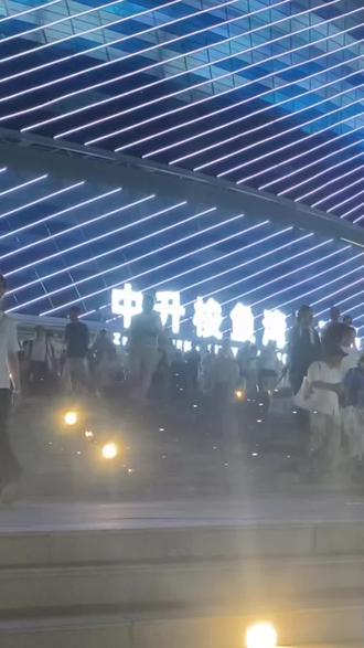 东北超记者啰哩啰嗦,只因为我对新闻事业爱的深沉,对大连爱的热烈,对足球感怀至深。#东北超 #东北超大连队 #记者