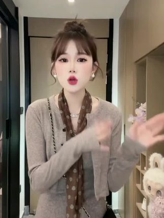 #小个子初秋显瘦穿搭 #女装穿搭 #温柔穿搭 #上衣穿搭 #穿搭分享 时尚秋季吊带开衩法式连衣裙长裙+开衫