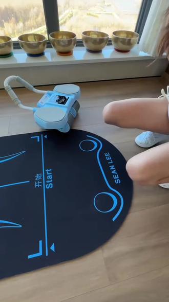 这款带手肘支撑的四轮自动回弹健腹轮,
适合新手和核心基础比较弱的你,精准找
到腹部发力减少手臂代偿,#居家锻炼#核
心力量训练#瘦肚子#四轮健腹轮