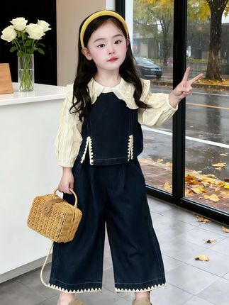 🍂2025秋款女童穿搭C位出道! 翻领衬衫+牛仔马甲+休闲裤套装, 洋气又百搭,中小童穿敲时髦~ 秋日出街吸睛度拉满,宝妈闭眼入! #女童时尚范 #高品质童装 #生女儿就要这样穿 #萌宝潮童穿搭 #气质优雅穿搭 @抖加🔥上热门🔥dou+🔥热点宝