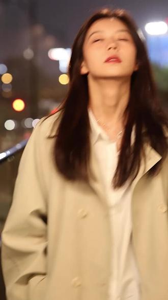 浙大医学女博士的权威
美貌是她最不值一提的优点