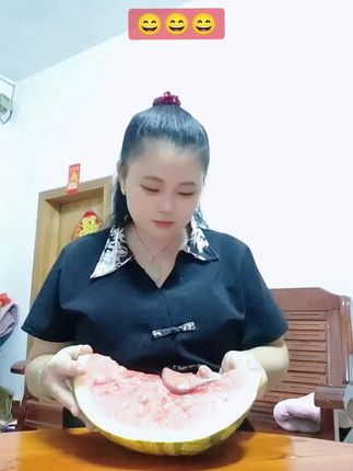 西瓜真甜 ,吃好喝好健康到老 😄