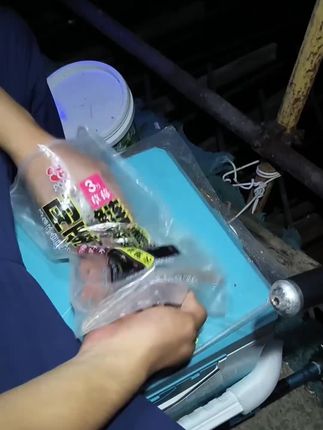 老G钢蛋儿颗粒饵料,不用再担心开饵难,捏饵不好把握的问题#钓鱼人 #户外钓鱼 #钓鲢鳙