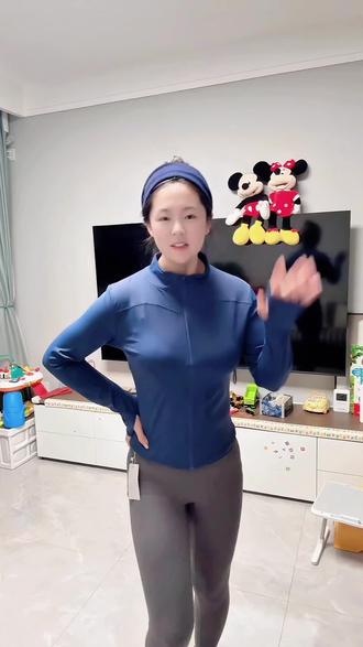 真是买到了宝藏健身瑜伽服,我身高165体重马上130了😅,这也太显瘦了吧,而且性价比高#显瘦搭配 #女装穿搭 #健身穿搭#瑜伽服#运动健身