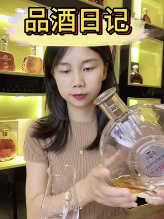 微醺时刻,酒浓情更浓,每一杯酒都值得品味#喝酒莫贪杯适量饮酒 #一起喝点小酒