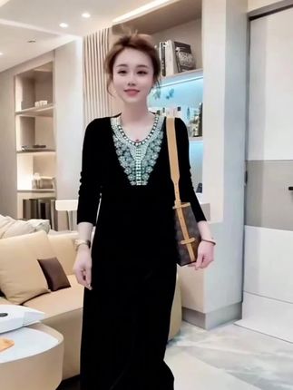 金丝绒连衣裙年秋新款重工钉珠长袖显瘦中长款裙子#连衣裙