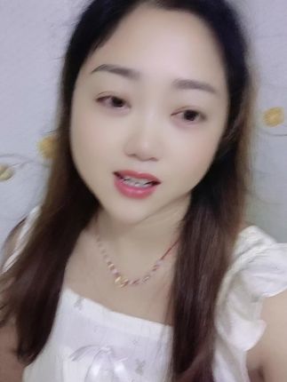不想涂口红又觉得没颜色的可以来点淡淡唇膏,#记录我的生活