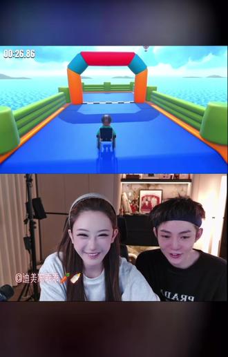 高迪大美同框游戏搞笑日常 @精彩高迪 @黑暗萝莉大美 #高迪#高迪大美 #憋住不准笑 #轮椅模拟器