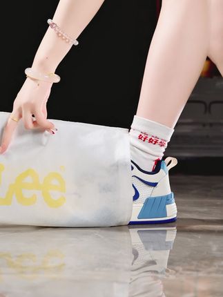 男人需要给自己买一双好鞋,LEE新款板鞋你值得拥有#好鞋推荐#好穿又好搭#好穿不累脚