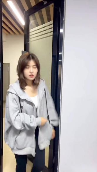 6-8000知道是什么意思吗😂😂😂#现实生活中你们有遇到过这样的事吗 #逗你一笑😅😅😅烦恼忘掉 #这一天天的会笑死在抖音里面😂😂 #美女老板的日常 #你们说我做的对吗