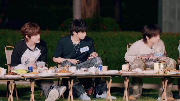 这段是个奇文批都会震惊的程度,感谢张峻豪和会长们!#奇文 #奇文四代第一美帝#会火