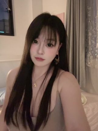 自拍的氛围都是模糊给的 #自拍的氛围都是模糊给的 #氛围感拍照 #氛围感的尽头是高糊