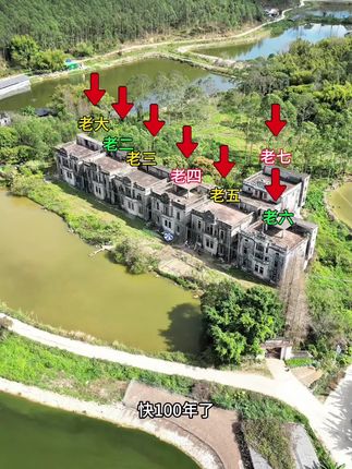 这么漂亮的別墅难道就这样荒废了吗?也不知道还能不能等到他们的主人回来。#我的乡村生活 #农村生活 #农村自建房