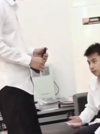 这个老王q真会变着法的给自己谋福利,这回是真给lp吓一跳