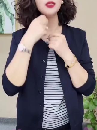这个假两件套好看显瘦#显瘦显高显气质 #面料柔软舒适 #谁穿谁好看
