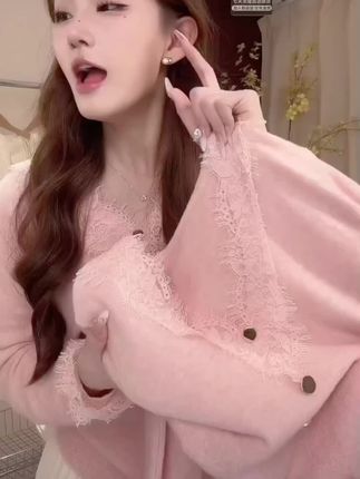 温柔2025秋季新款甜美V领蕾丝拼接套头毛衣针织衫长袖上衣女 #温柔风 #蕾丝拼接上衣 #针织衫