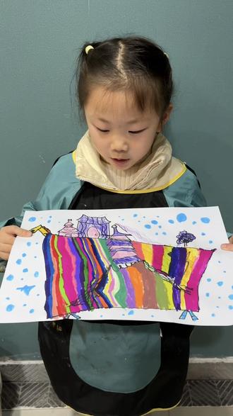 这次画画课,主题是“马”🐎
每个小朋友心中都有一匹不一样的马。
同样的主题,不一样的创意,每一幅画都是孩子独一无二的想象世界。#少儿美术