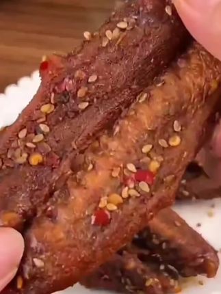 小嘻吖鸭翅套装湖南特产麻辣夜宵香辣熟食锁鲜卤味鸭翅膀零食小吃#吖鸭翅下酒菜#香辣熟食#卤味鸭翅膀零食小吃@DOU+上热门@DOU+小助手