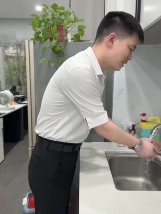 在这个不能动情的年纪,偏偏为了某人动力情