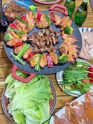 今晚在家烤肉,幸福感爆棚!#在家做美食 #一起吃烤肉 #烤肉盘 #电烤盘 #在家吃烤肉