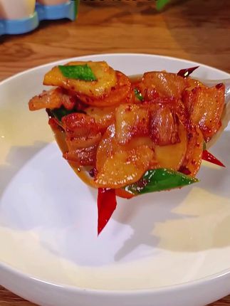 在家用丁点儿干锅酱,轻松做鲜香麻辣香锅! #家用调味品 #麻辣香锅 #鲜香干锅酱 #麻辣香锅配料 #鲜香酱料