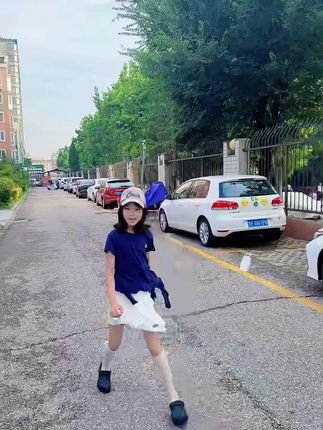 今日份穿搭,去姥姥家了,开心到飞起#夏天该有的样子  #日常分享 #夏季套装 #夏季穿搭