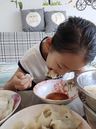 今天又给三姐包饺子#手工饺子 #太香啦