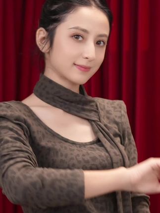 #正能量 #国庆假期被安排明白了 #我要上热们 #原创视频 #国庆去哪里打卡 国庆出去玩记得带上我的唇蜜打卡