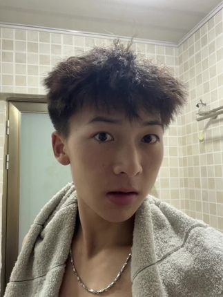 于是我不再相信承诺誓言 我只相信实际的行动.