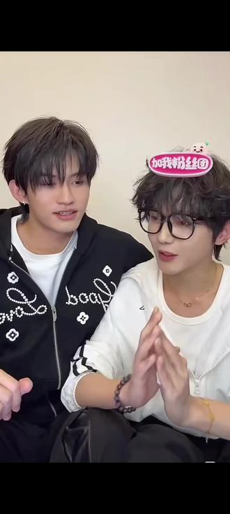 樊小狗逗lp不成反被逗,没有年上宠哪有年下疯?#郝熠然 #云旗#52无暗 #云熠cp #家产