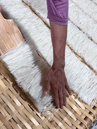 嗦一口家乡罗秀米粉,就知道什么是地道味!口感爽滑,质地柔软却不失韧劲。每一口都包裹着浓郁的米香,简单一拌就香到上头。这碗柔软细腻的米粉,真是怎么吃都吃不腻!#广西特产