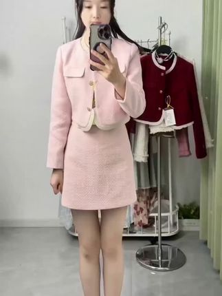 不用纠结搭配王者 小 香风套装自带精致基因,从早秋...
