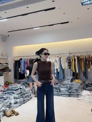 高腰蓝色牛仔裤女2025秋冬新款宽松微喇直筒外穿百搭长裤潮 #牛仔裤 #显瘦裤子 #显高显瘦显腿长 #微喇裤 #阔腿裤