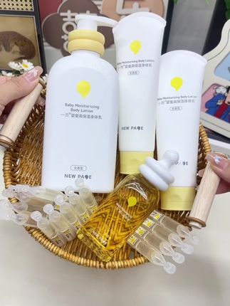 宝宝的皮肤怎么养,还是崔玉涛老师有办法,我家一直按照他的先油后乳法,我家这个敏敏宝宝皮肤状态可稳定了#崔玉涛 #一页润肤油 #一页身体乳 #宝宝护理 #宝妈分享