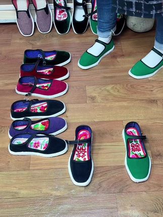 #这双鞋你还记得么,我的手工作品 #布鞋 #实物拍摄 #针线活 #妈妈的手工鞋