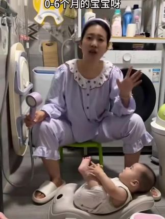100% #我要上热门 不要一边扶着宝宝一边洗澡了,很容易伤着宝宝的脊椎和脖子,用这个洗澡躺托宝宝躺着洗澡很舒服,妈妈一个人也可以给宝宝洗澡了,还可以当哺乳枕用太方便了#宝宝洗澡 #爱洗澡的小宝宝 #母婴好物 #新生儿