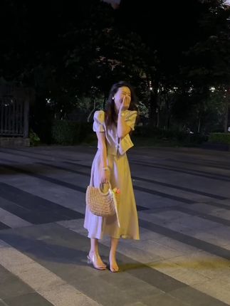 “约会温柔风穿搭” #这条裙子有灵魂 #穿出你的风格 #高级大气上档次 #搭配你的高级范 #时尚百搭好看又不贵