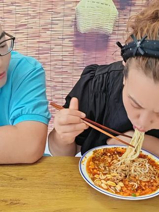 好吃的停不下来 徐州米线 一碗不够吃 #每日一剪 #徐州开心米线#午餐
