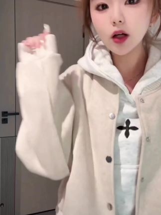 韩系百搭独特超好看棒球服夹克短款外套女春秋季新款时尚宽松上衣#短款外套 #秋季新款 #百搭外套 #爆款热卖中 #显瘦穿搭