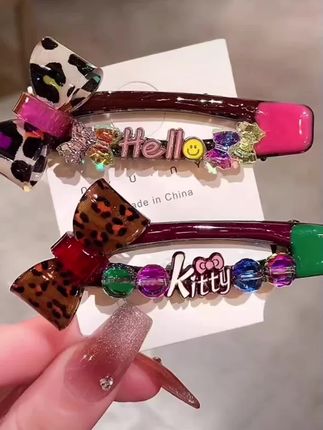 这款甜美可爱蝴蝶结豹纹发夹真的谁夹谁好看!#网红甜酷风侧边夹#春夏新款鸭嘴夹子头饰#可爱蝴蝶结发夹#豹纹发夹#超好看的发夹